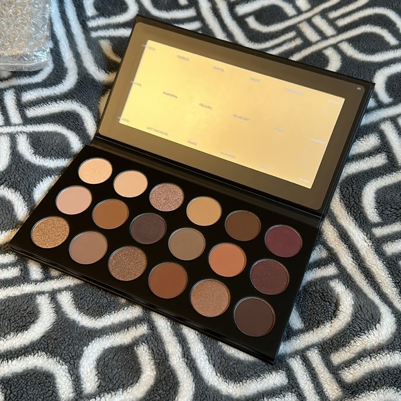 Morphe Truth or Bare 18T Eyeshadow Palette - Picture 1 of 6